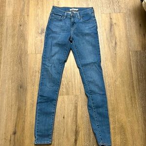710 Super Skinny Levi’s